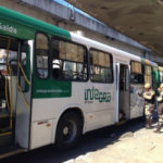 Salvador: Bandidos armados menores de 15 anos são espancados após assaltarem ônibus